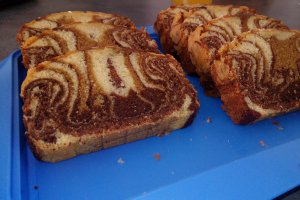 Desert chec cu aroma de cappuccino, cacao si vanilie, in trei culori
