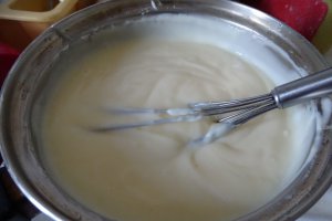 Desert negresa cu crema de vanilie