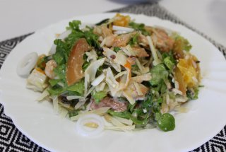 Salata cu creveti si surimi