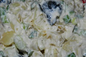 Salata de cartofi cu ceapa verde