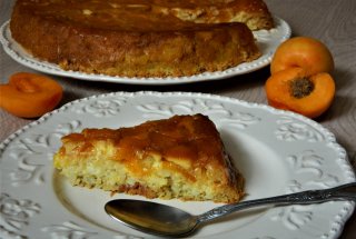 Desert budinca de orez cu caise caramelizate