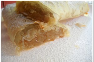 Strudel cu mere/piersici