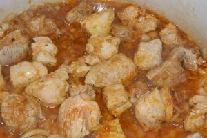 Mancare de mazare cu carne de porc, reteta gustoasa a familiei