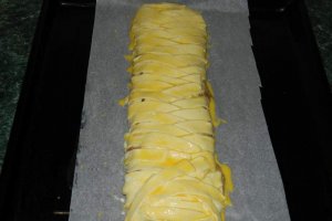 Desert impletita cu branza si mere