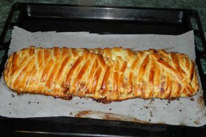 Desert impletita cu branza si mere