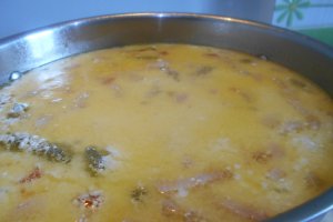 Ciorba de fasole verde, cu smantana si afumatura