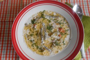 Ciorba de fasole verde, cu smantana si afumatura
