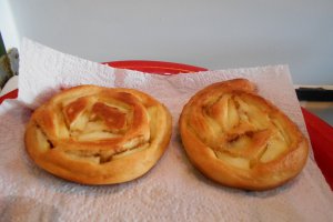 Desert gogosi melc, cu mere si scortisoara