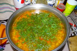 Ciorba de cartofi cu ceapa verde si marar