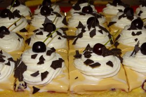 Desert prajitura cu fructe si mascarpone