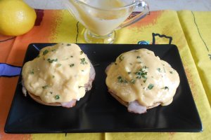 Aperitiv oua Benedict