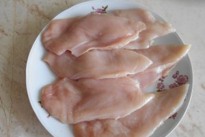 Snitele din file de piept de pui la cuptor, cu cus-cus