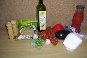 Paste cu rosii si branza de oaie