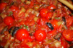 Paste cu rosii si branza de oaie