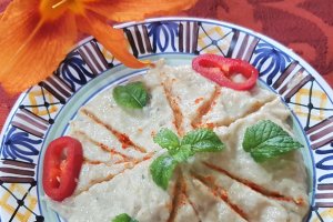 Salata turceasca de vinete cu dovlecel si iaurt