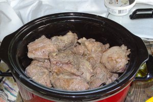 Friptura de vita cu sos tomat la slow cooker Crock-Pot