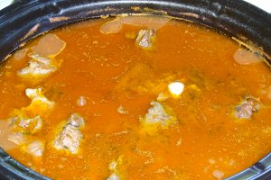 Friptura de vita cu sos tomat la slow cooker Crock-Pot