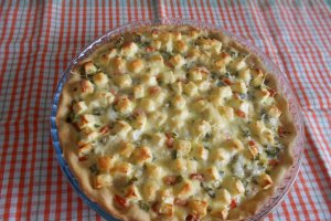 Tarta aperitiv, cu legume si branzeturi