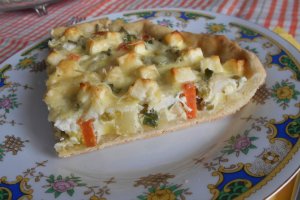 Tarta aperitiv, cu legume si branzeturi