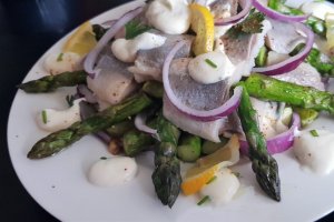 Salata de sparanghel cu hering
