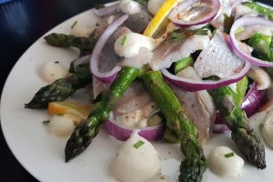 Salata de sparanghel cu hering