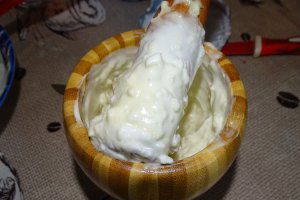 Aripioare de pui la gratar cu sos de iaurt