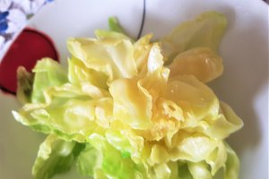 Sarmale cu varza verde si carne de vitel, la vas roman