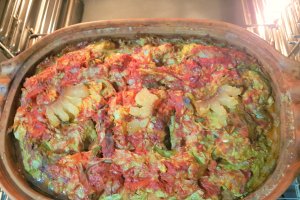 Sarmale cu varza verde si carne de vitel, la vas roman