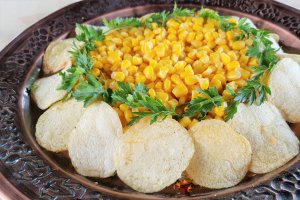 Salata Floare, cu fasole verde, porumb si carne de vitel