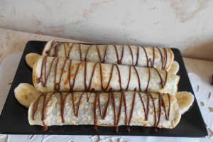 Desert clatite cu banane si crema de ciocolata