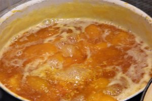 Dulceata de caise cu portocala