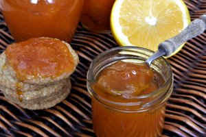 Dulceata de caise cu portocala