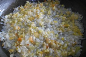 Ciorba de legume, cu suc de rosii si taitei lati