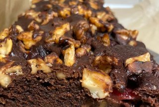 Desert Banana Bread cu nuci si fructe de padure