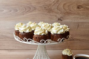 Desert briose cu ciocolata si crema de lamaie