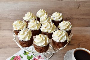 Desert briose cu ciocolata si crema de lamaie