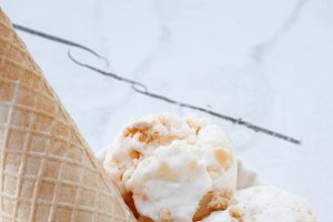 Desert inghetata cu caramel