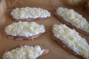 Piept de pui cu branzeturi, la cuptor