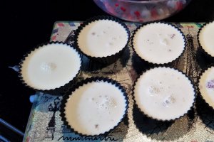 Desert panna cotta cu lapte de migdale si coulis de fructe de padure