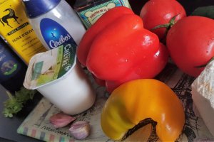 Gaspacho cu iaurt, castravete, rosii si ardei