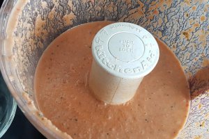 Gaspacho cu iaurt, castravete, rosii si ardei