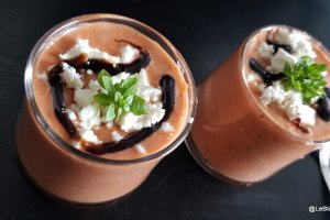 Gaspacho cu iaurt, castravete, rosii si ardei