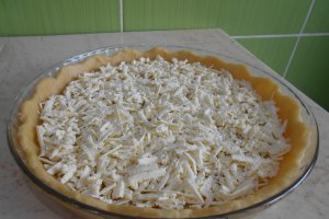 Aperitiv tarta sarata, cu ciuperci si branzeturi
