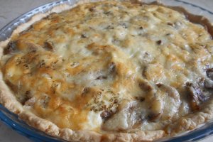 Aperitiv tarta sarata, cu ciuperci si branzeturi