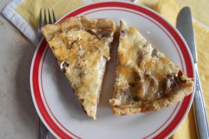 Aperitiv tarta sarata, cu ciuperci si branzeturi