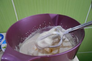 Crema de mascarpone cu frisca, pentru torturi si prajituri