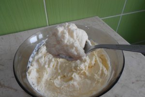 Crema de mascarpone cu frisca, pentru torturi si prajituri