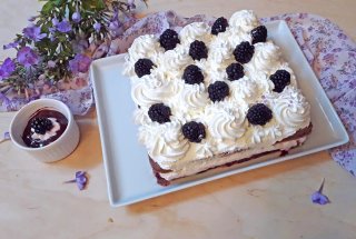 Desert tort cu mure si zmeura
