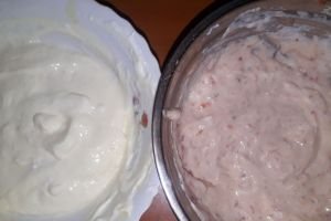 Desert mini cheescake cu jeleu de capsuni
