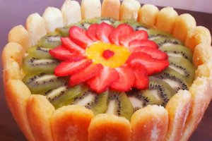 Desert tort Floare - Diplomat cu fructe
